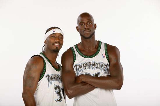 前场反抢成 前场反抢成